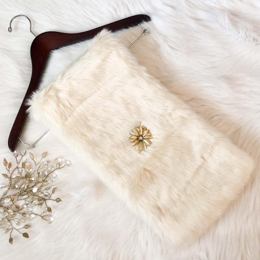 COLLECTIONS 18 Faux Fur Infinity Muffler